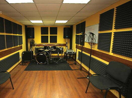 akustik yanmaz piramit sünger 